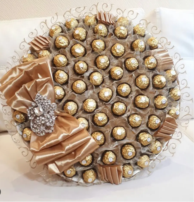Букет из конфет "Банкет" с Ferrero Rocher