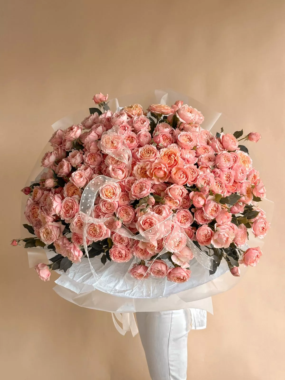 Букет "Пламя" из 65 пионовидных спрей роз