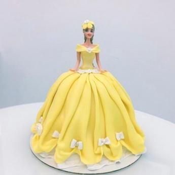 Торт в виде принцессы