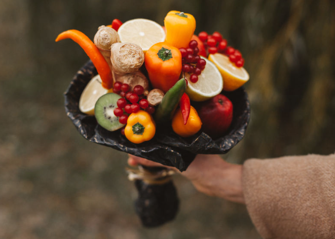 Съедобный букет "Имбирь" из овощей и фруктов
