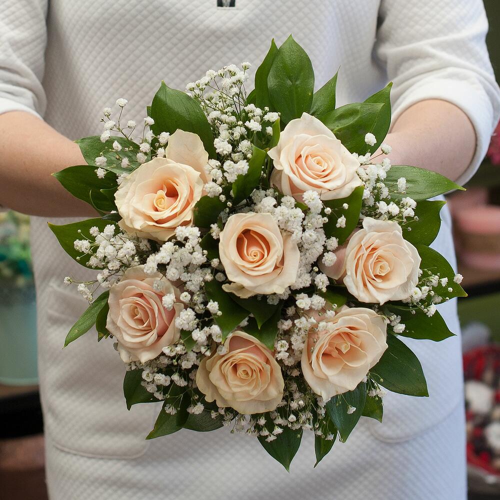 Букет невесты "Happy day" из роз и гипсофилы