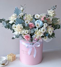Композиция "Daniela" Гвоздика, лизиантус, роза и сухоцветы в коробке