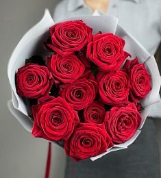 Букет из 11 красных голландских роз