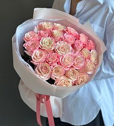 Букет из 25 блестящих роз 